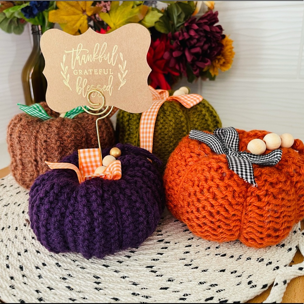 Knit pumpkins set.